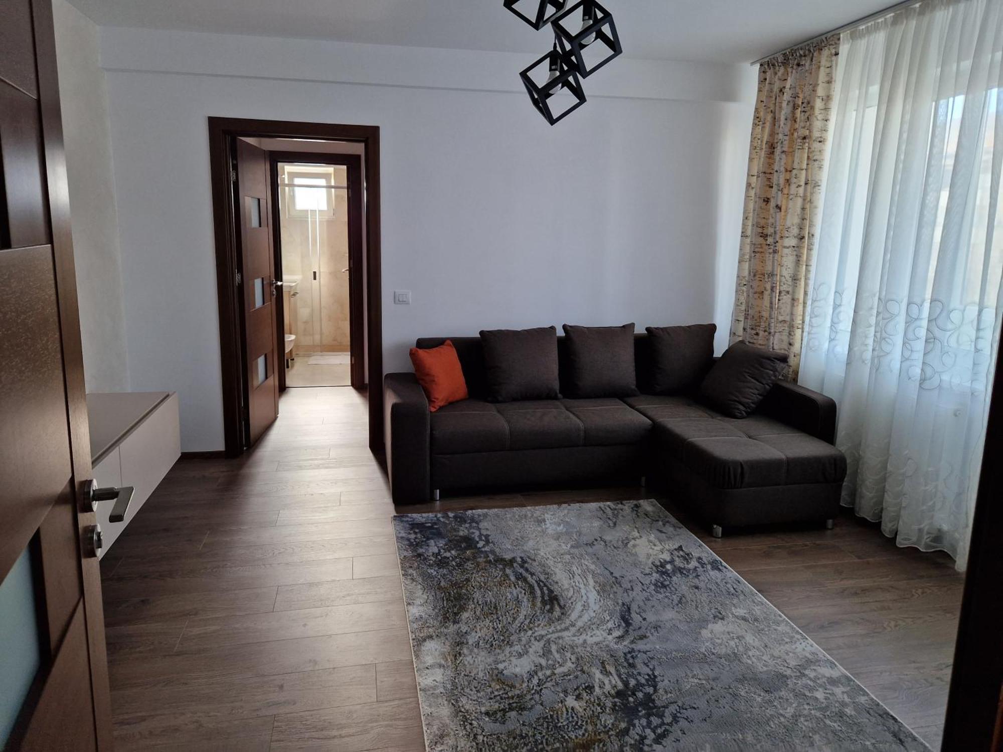 Downtown Apartment Ramnicu Valcea Exterior photo