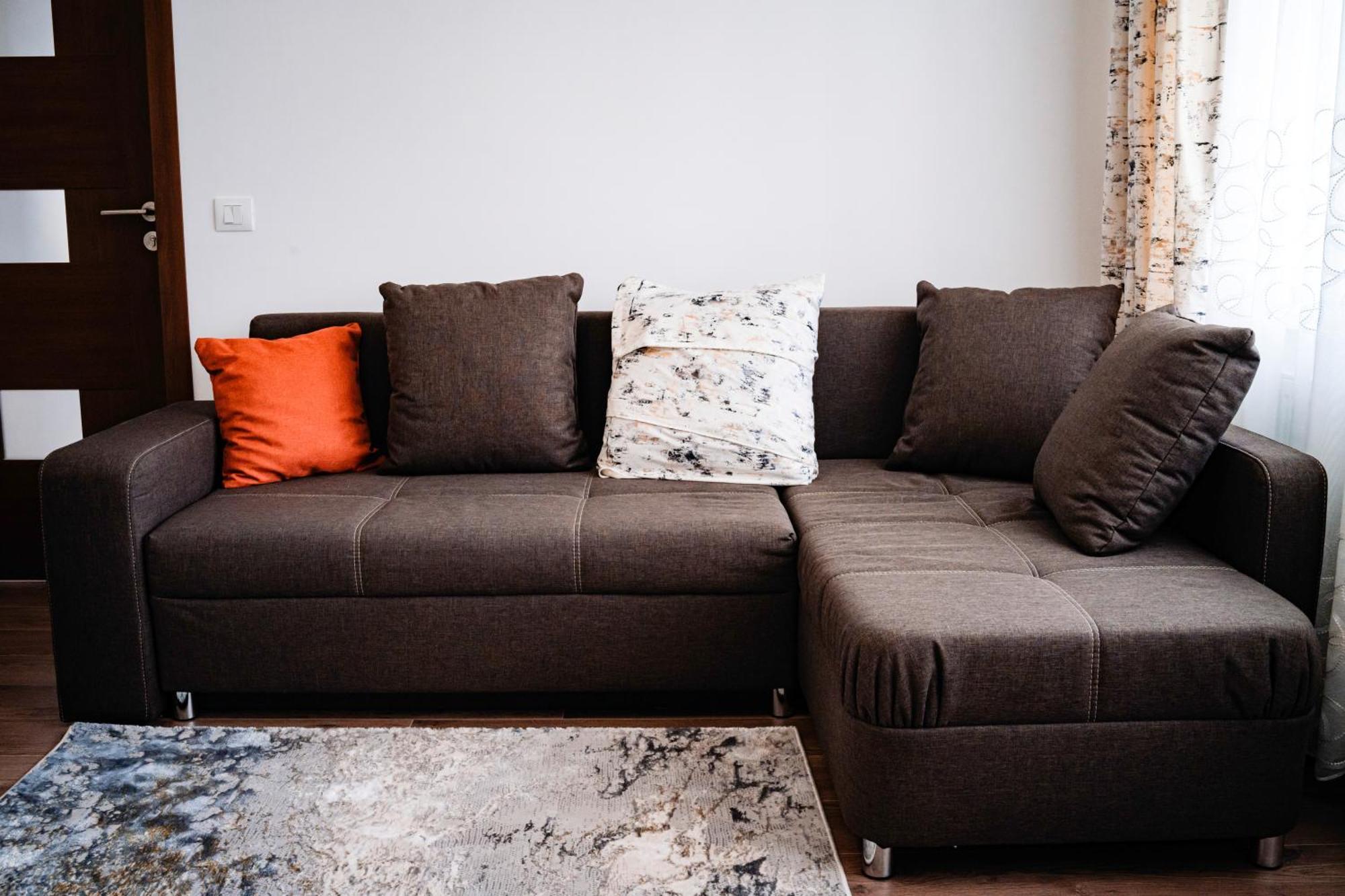 Downtown Apartment Ramnicu Valcea Exterior photo
